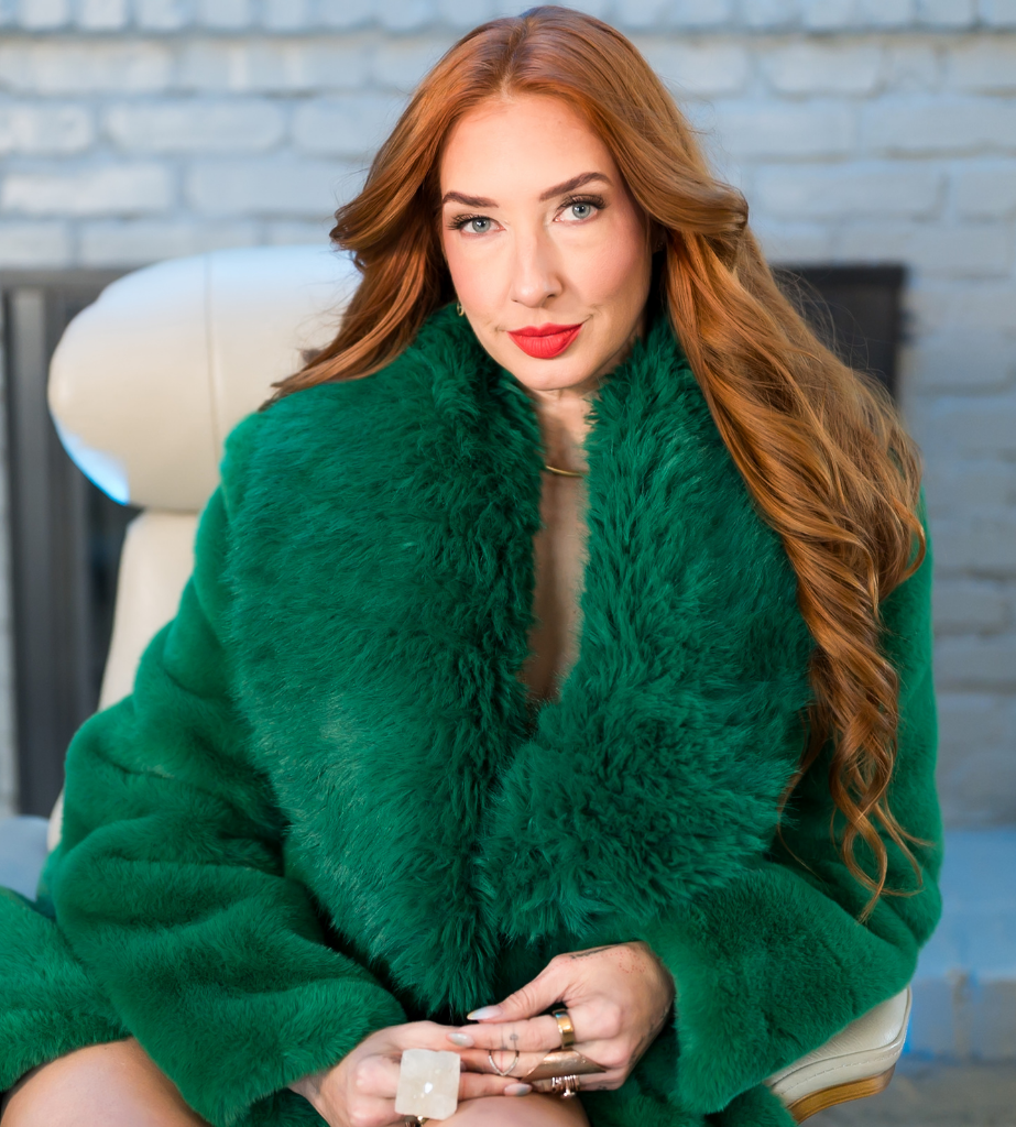 LL-Home Page - Lesley Logan - 923x1024